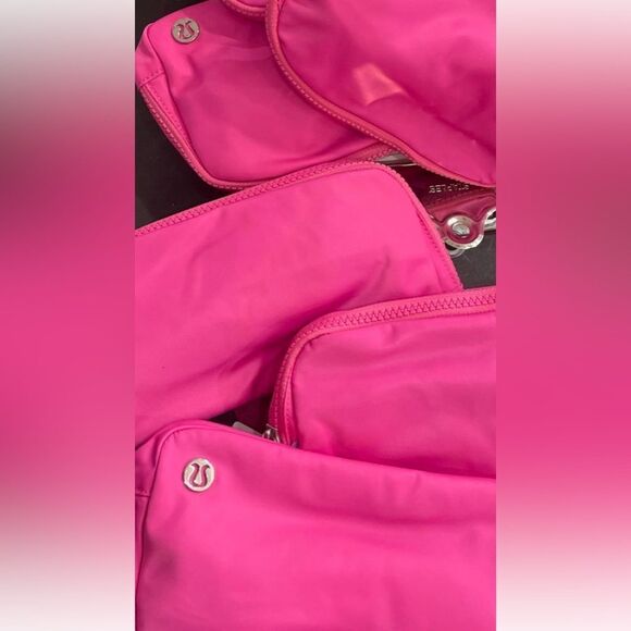 Lululemon Everywhere Belt Bag Waist Fanny pack sonic pink perfect nwt - Picture 2 of 3